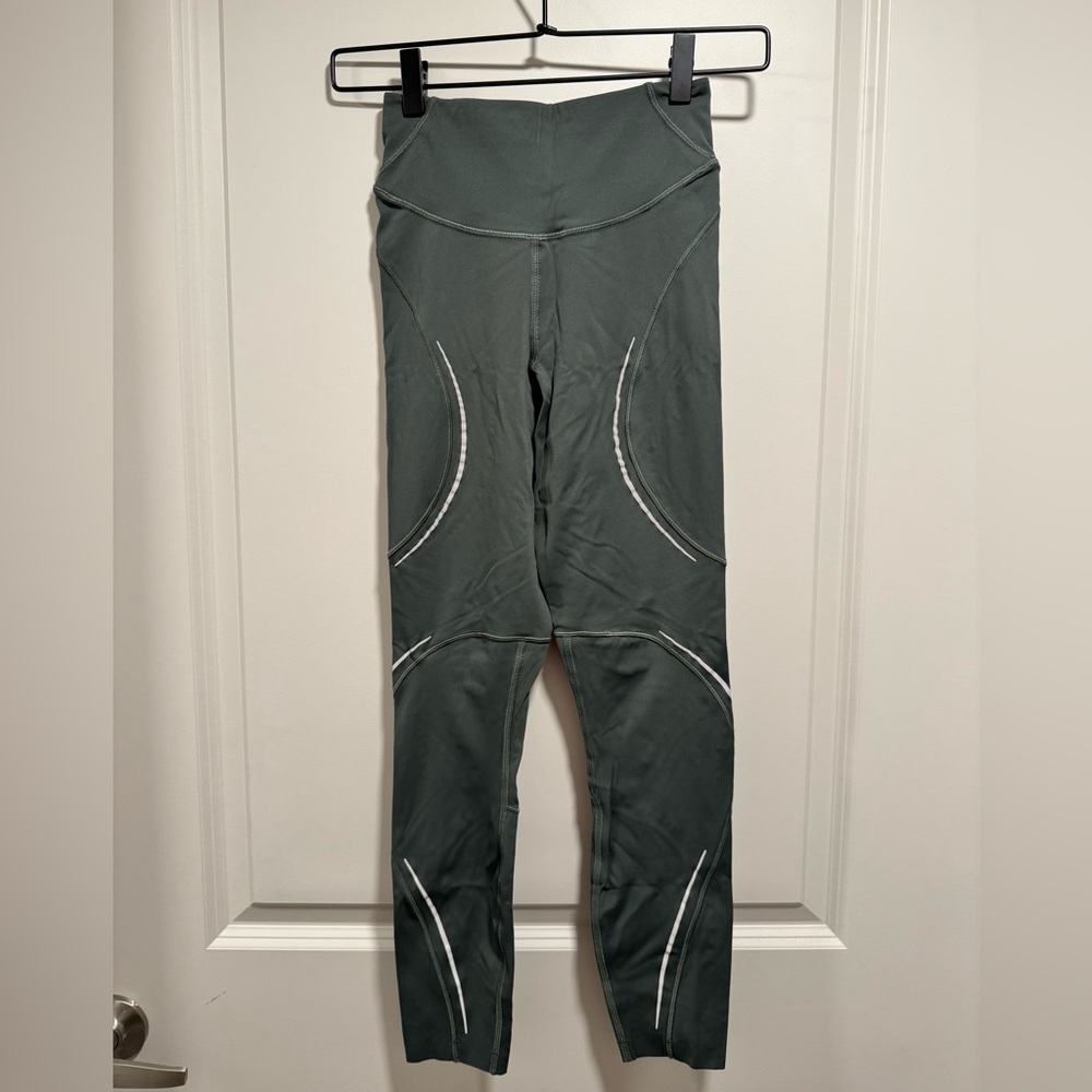 Lululemon Base Pace HR Reflective Tight 25” - Picture 2 of 6